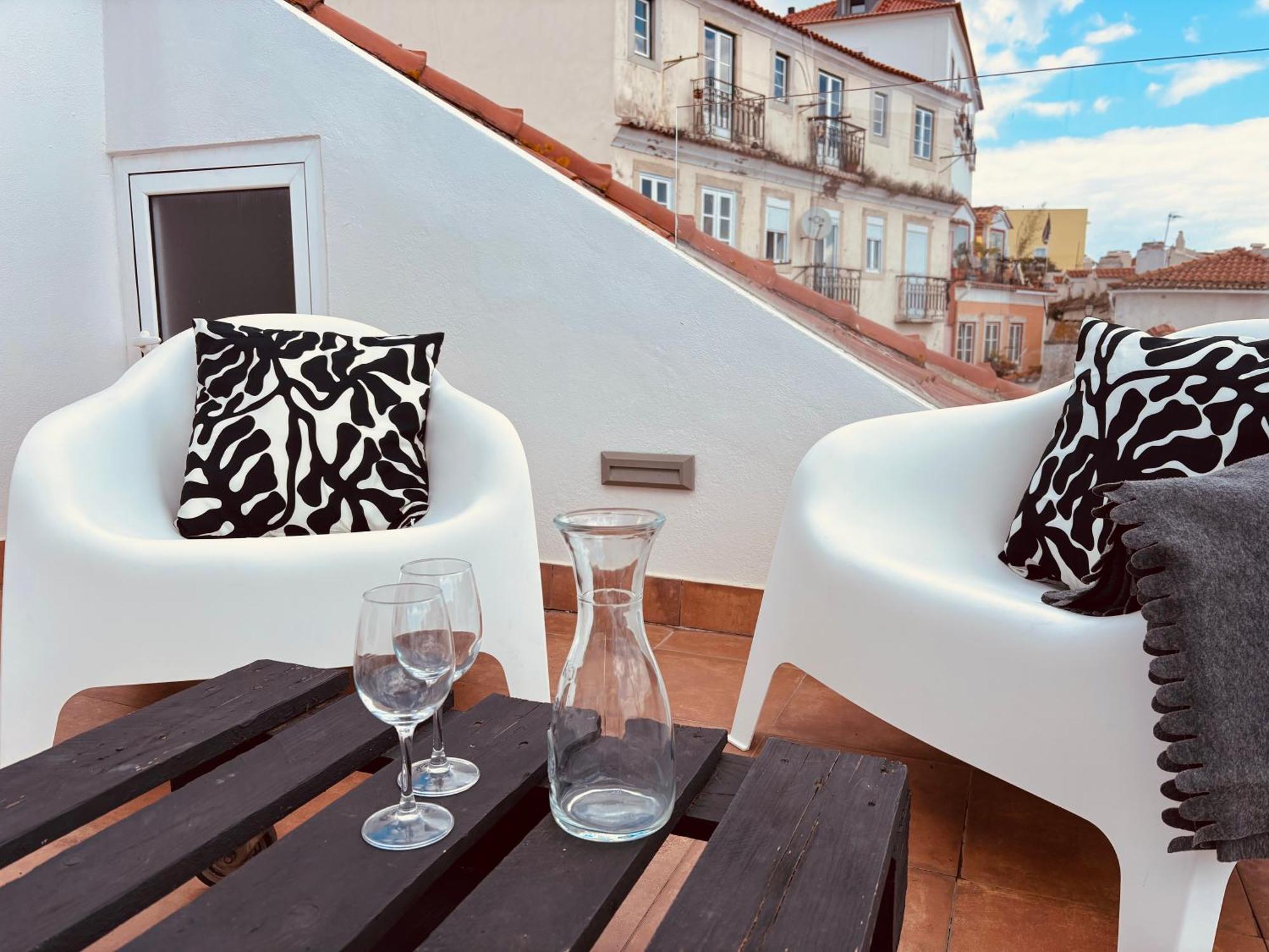 Cosy Alfama Hideout - With Rooftop Terrace Lisbon Luaran gambar