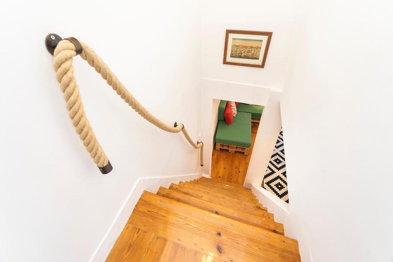 Cosy Alfama Hideout - With Rooftop Terrace Lisbon Luaran gambar