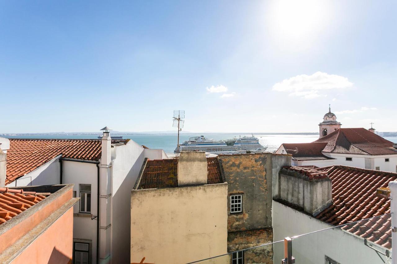Cosy Alfama Hideout - With Rooftop Terrace Lisbon Luaran gambar